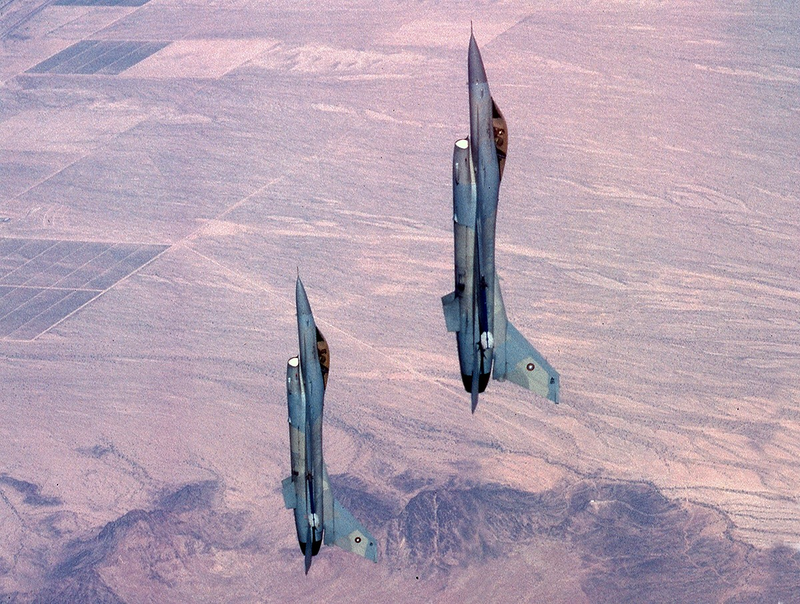 This was new in the USN... The ability to go pure vertical and still accelerate was new in the naval experience. This is the Pollyanna version of the Falcon. This is how the collective internet memory dream thinks of the 16, naked and not worrying that it’s almost out of gas.